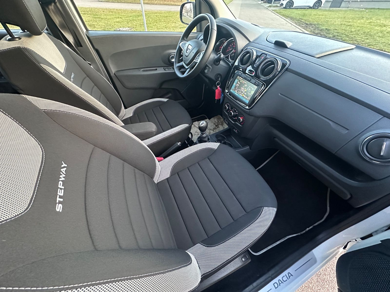 Dacia Lodgy Stepway Selection*7 Sitzer*Navi*1 Hand* — photo 11