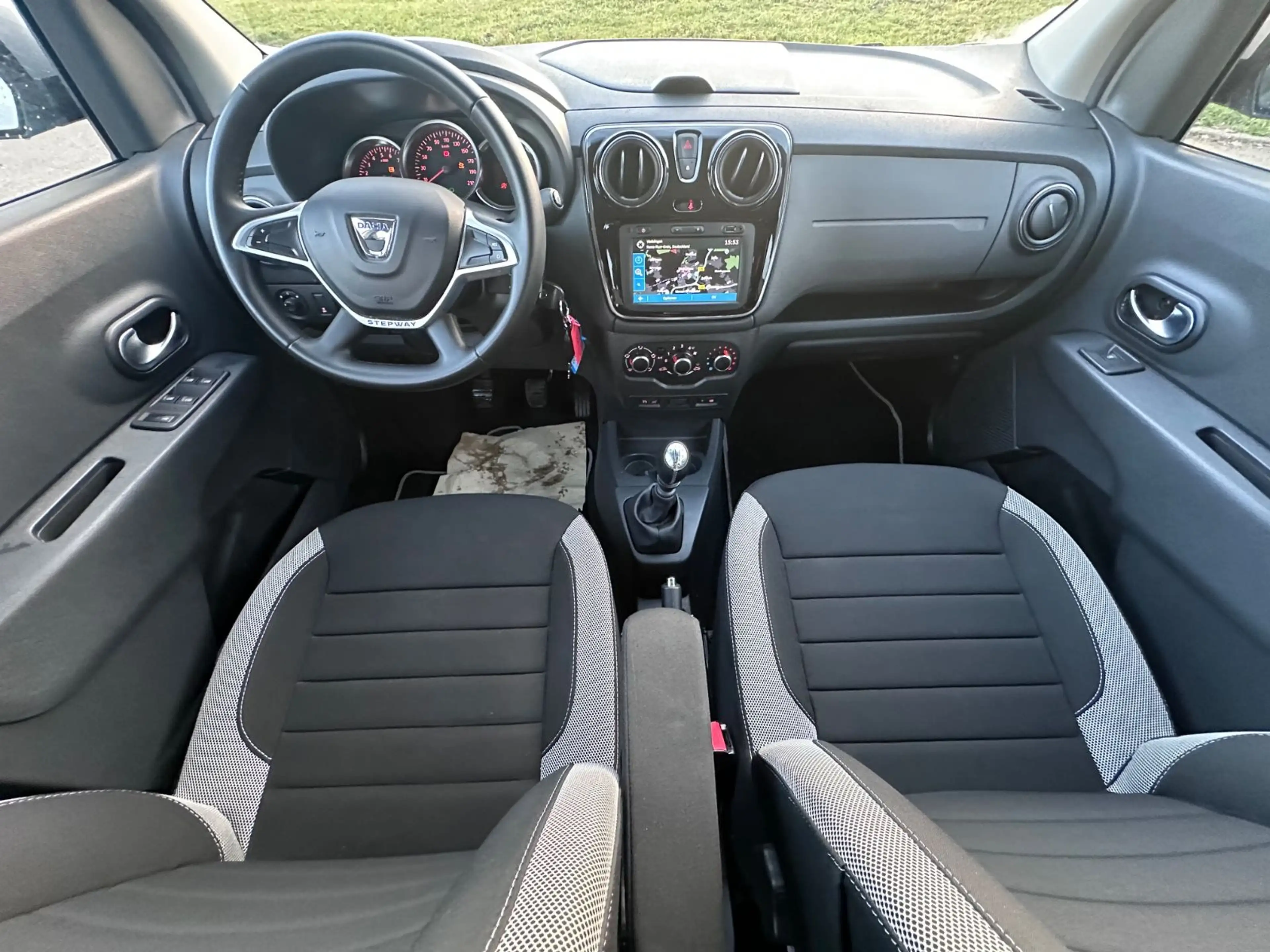 Dacia Lodgy Stepway Selection*7 Sitzer*Navi*1 Hand* — photo 10