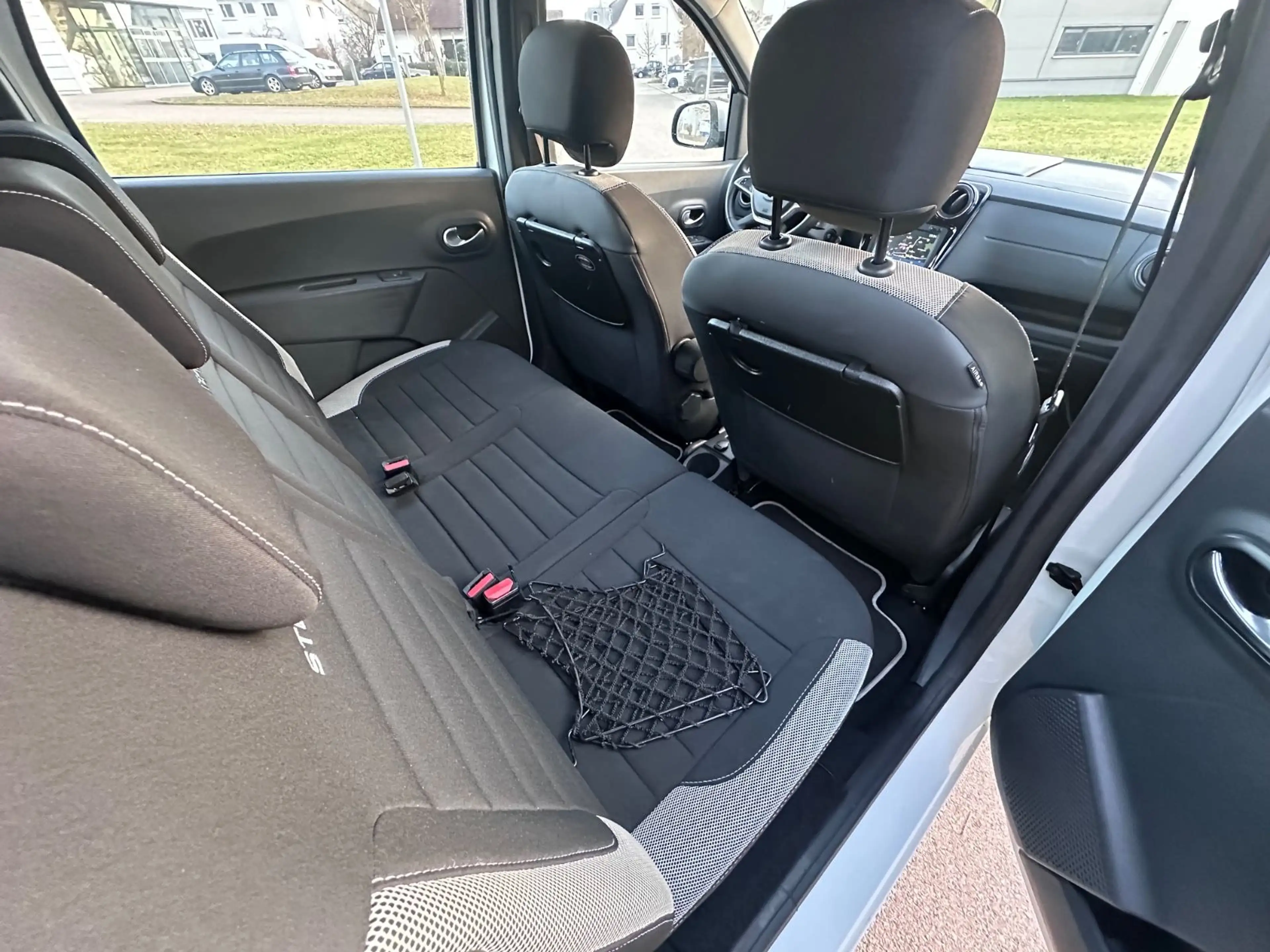 Dacia Lodgy Stepway Selection*7 Sitzer*Navi*1 Hand* — photo 13