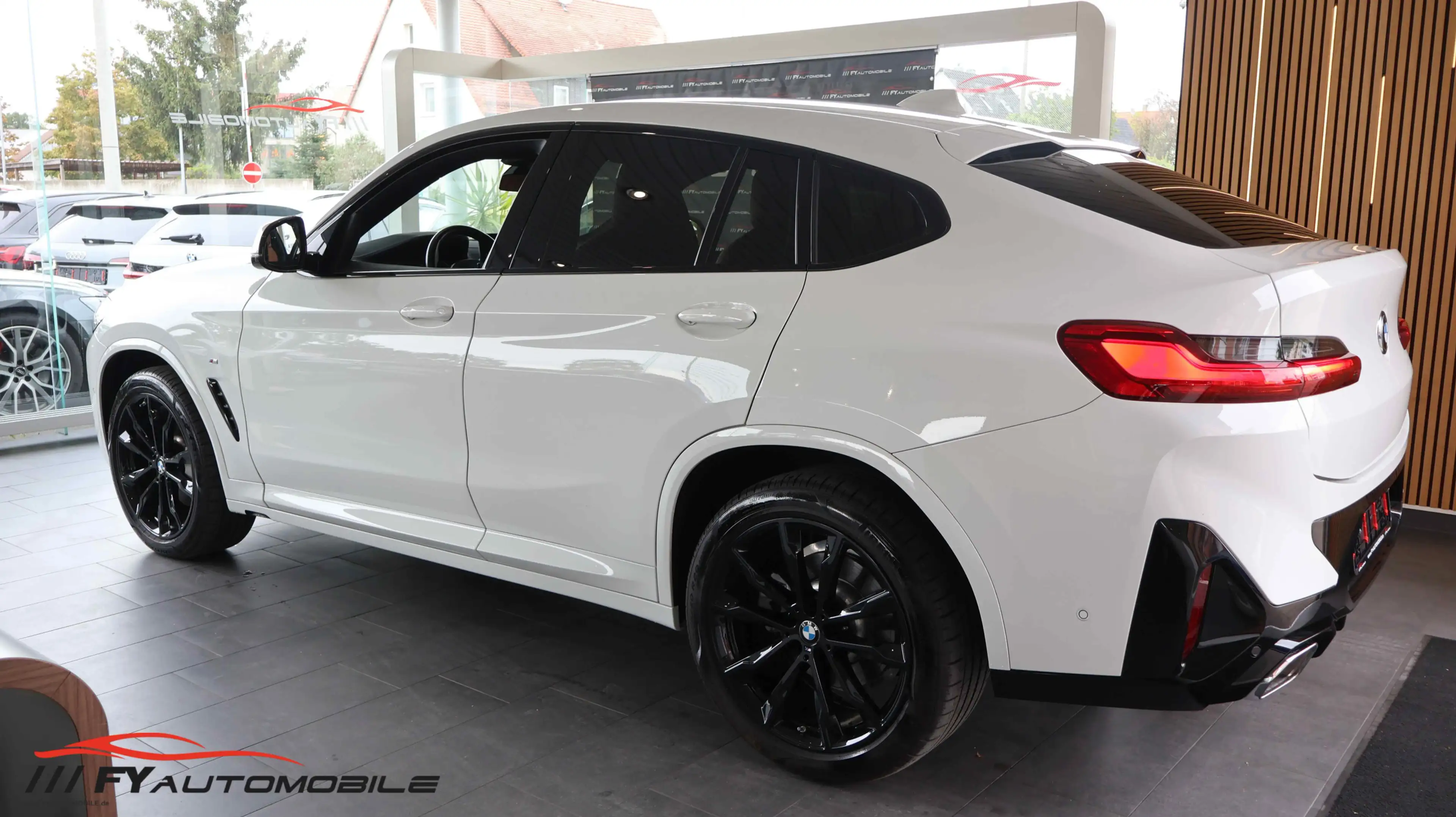 BMW X4 xDrive 30 d M Sport M Sitze* Kamera* AHK* Top — photo 3