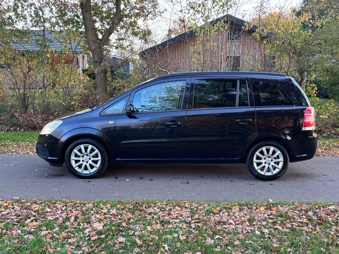 Opel Zafira 1.6 Enjoy | 7 - Persoons + Airco + Cruise Nu € 1.4 Zwart - 2