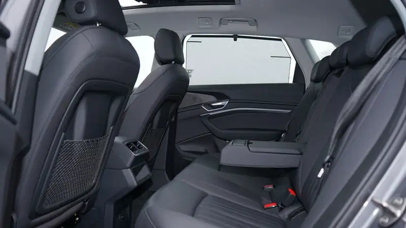 Annonce voiture d'occasion Audi e-tron - CARADIZE