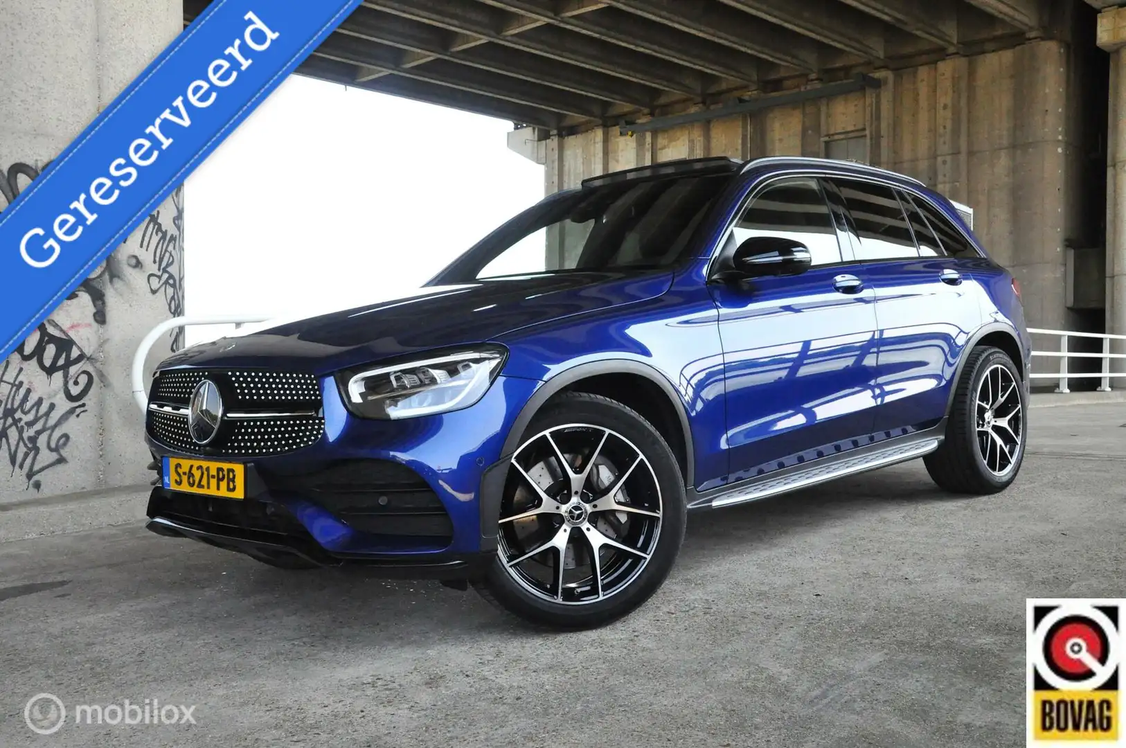 Mercedes-Benz GLC 300 300e 4MATIC AMG Line Hybride Premium Plus Panorama Blauw - 1