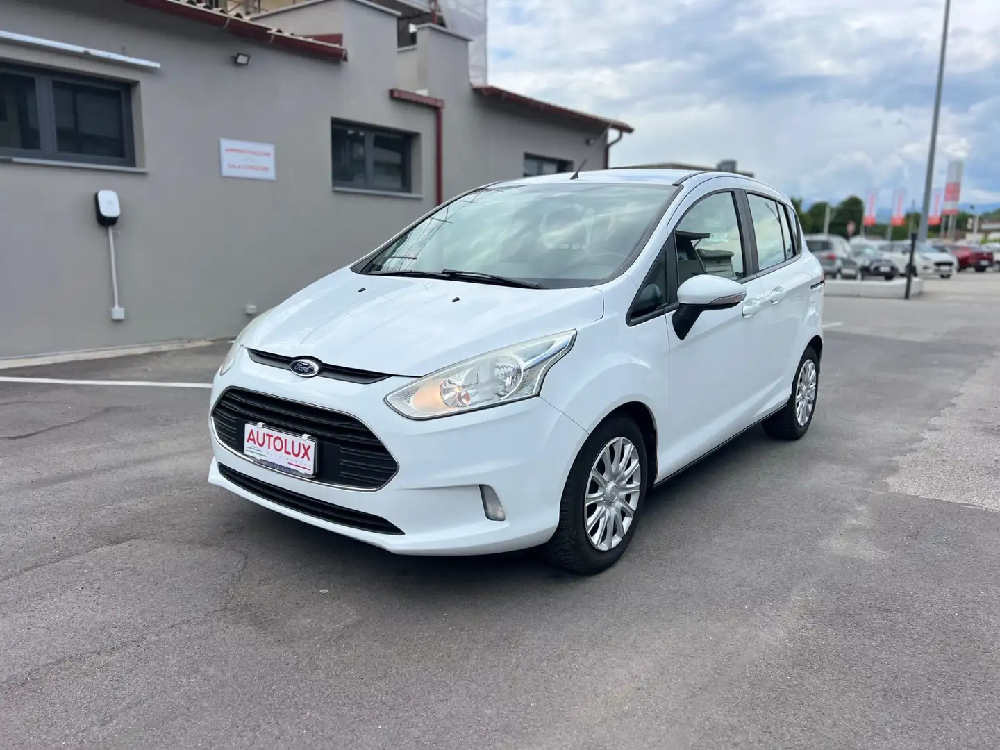 Ford B-Max 1.5 TDCi 75 CV Business Blanc - 1
