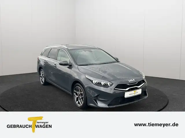 Kia Ceed view 3
