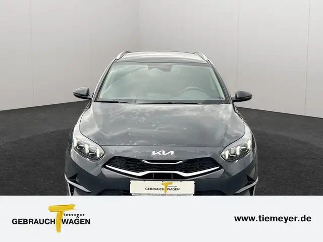 Kia Ceed view 2