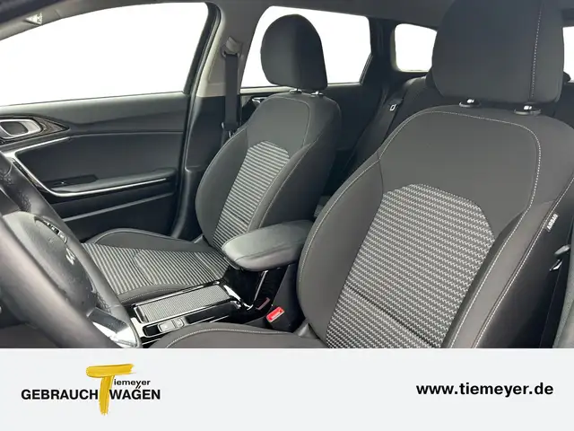 Kia Ceed view 10