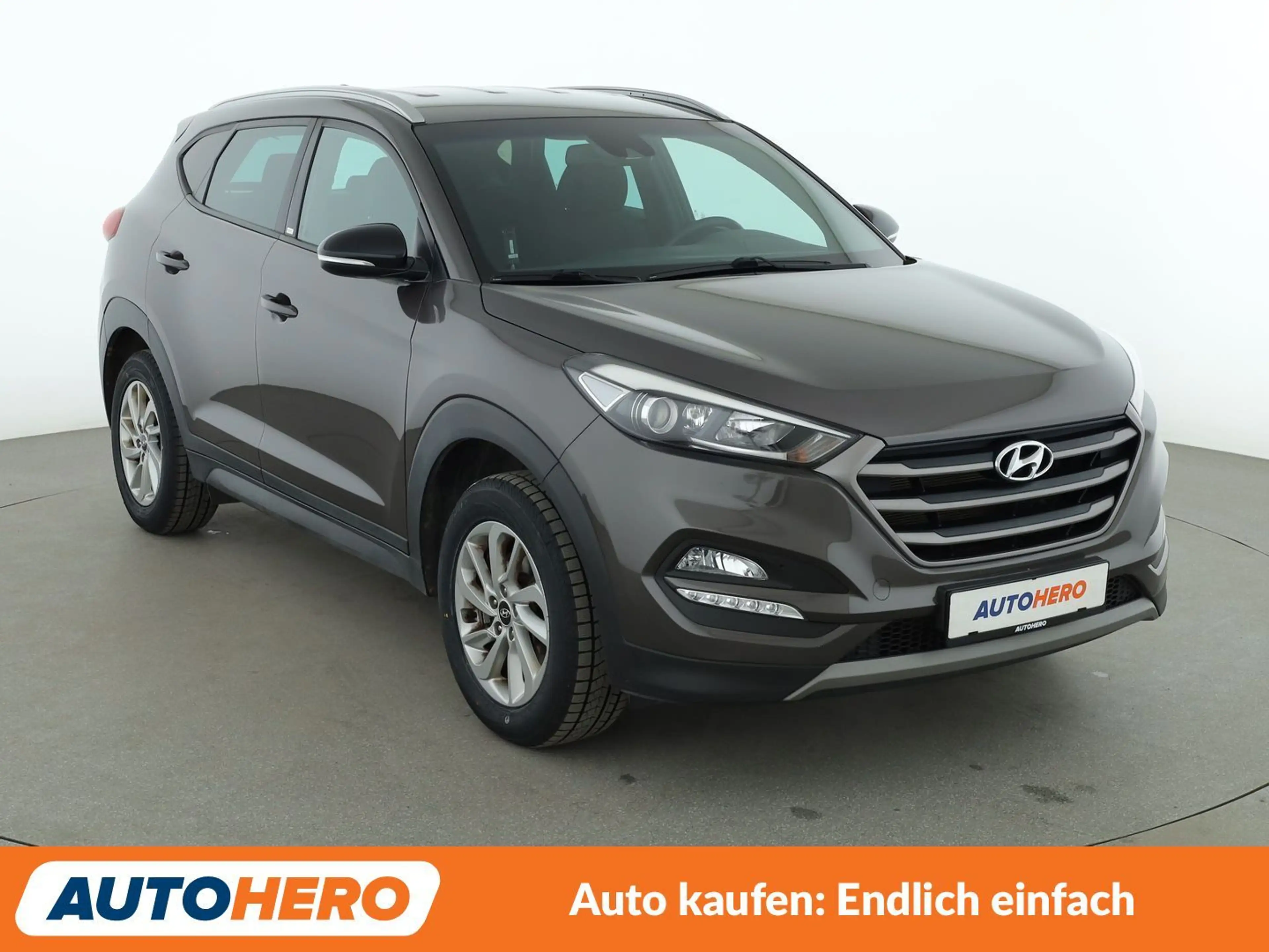 Hyundai TUCSON 1.6 Passion blue 2WD*NAVI*SPUR*CAM*PDC*KLIMA*TEMPO — photo 12