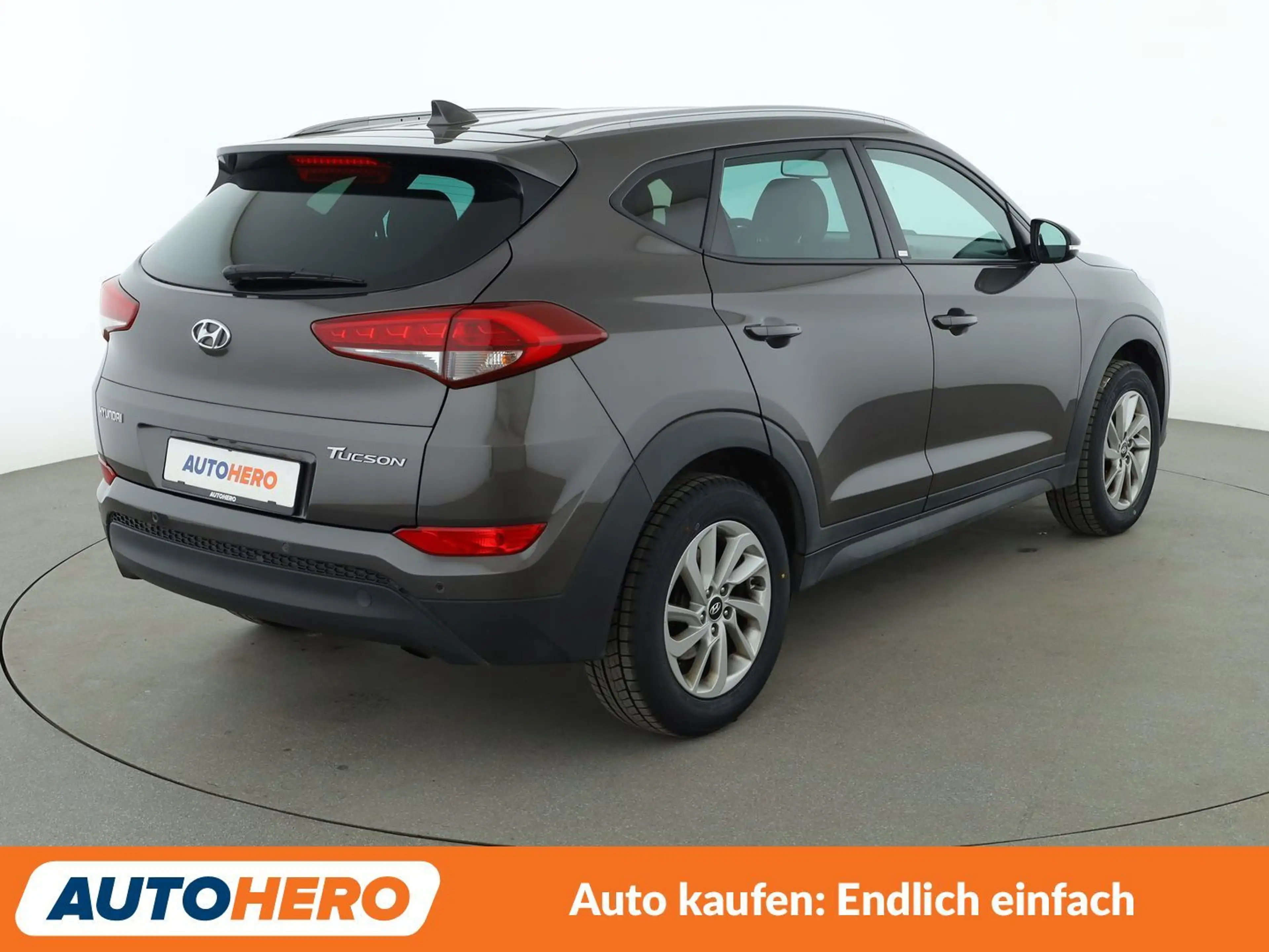 Hyundai TUCSON 1.6 Passion blue 2WD*NAVI*SPUR*CAM*PDC*KLIMA*TEMPO — photo 10