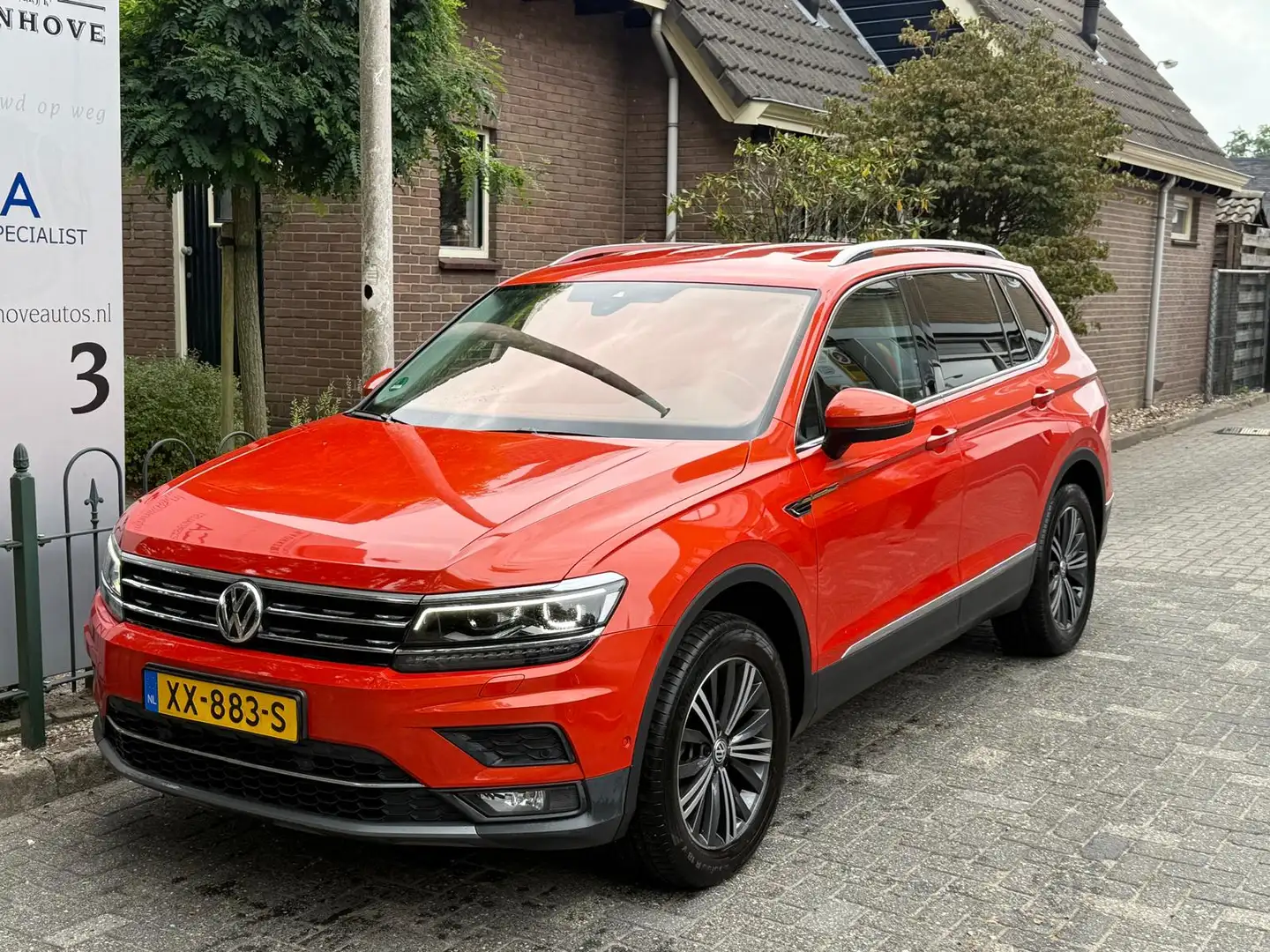 Volkswagen Tiguan Allspace 1.5 TSI Highline Automaat/Trekhaak/Airco-Ecc/Navig Orange - 2