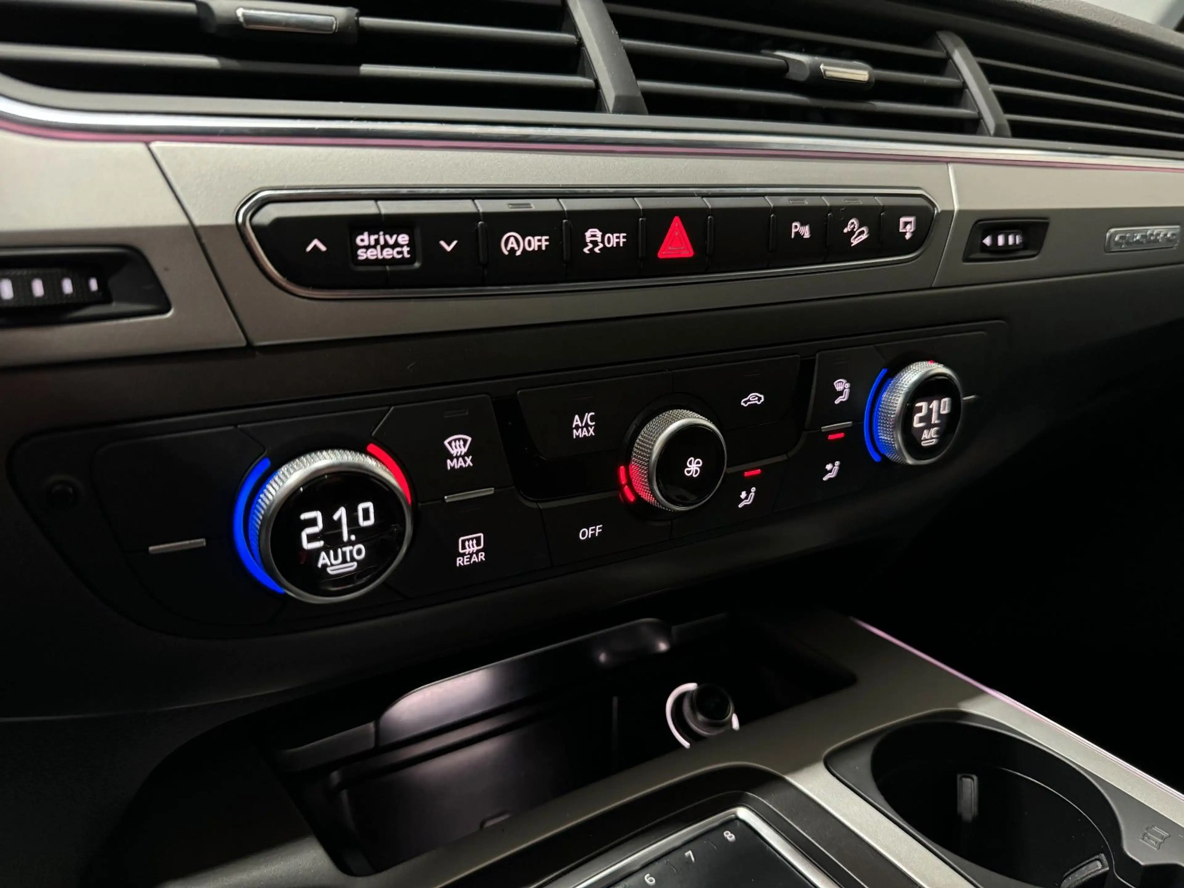 Audi Q7 3.0 TDI ultra quattro/NAVI/SHZ/LED/RFK/TEMPOM — photo 15