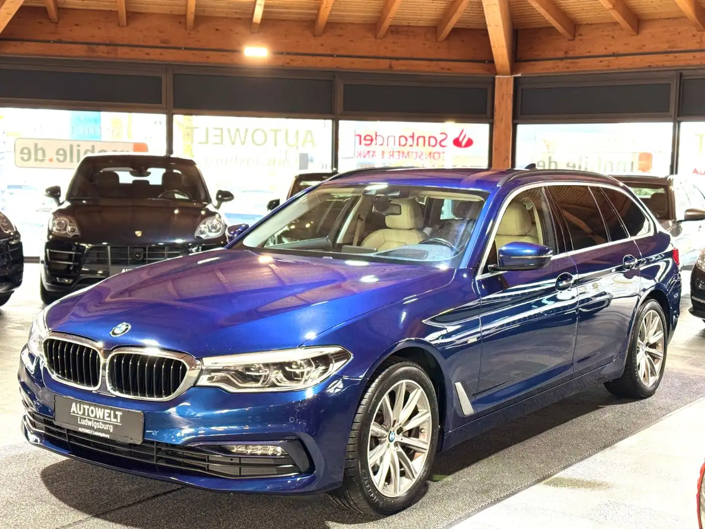 BMW 520 d Touring  Sport Line DKG LED-NAVI-LEDER-CAM Blauw - 1
