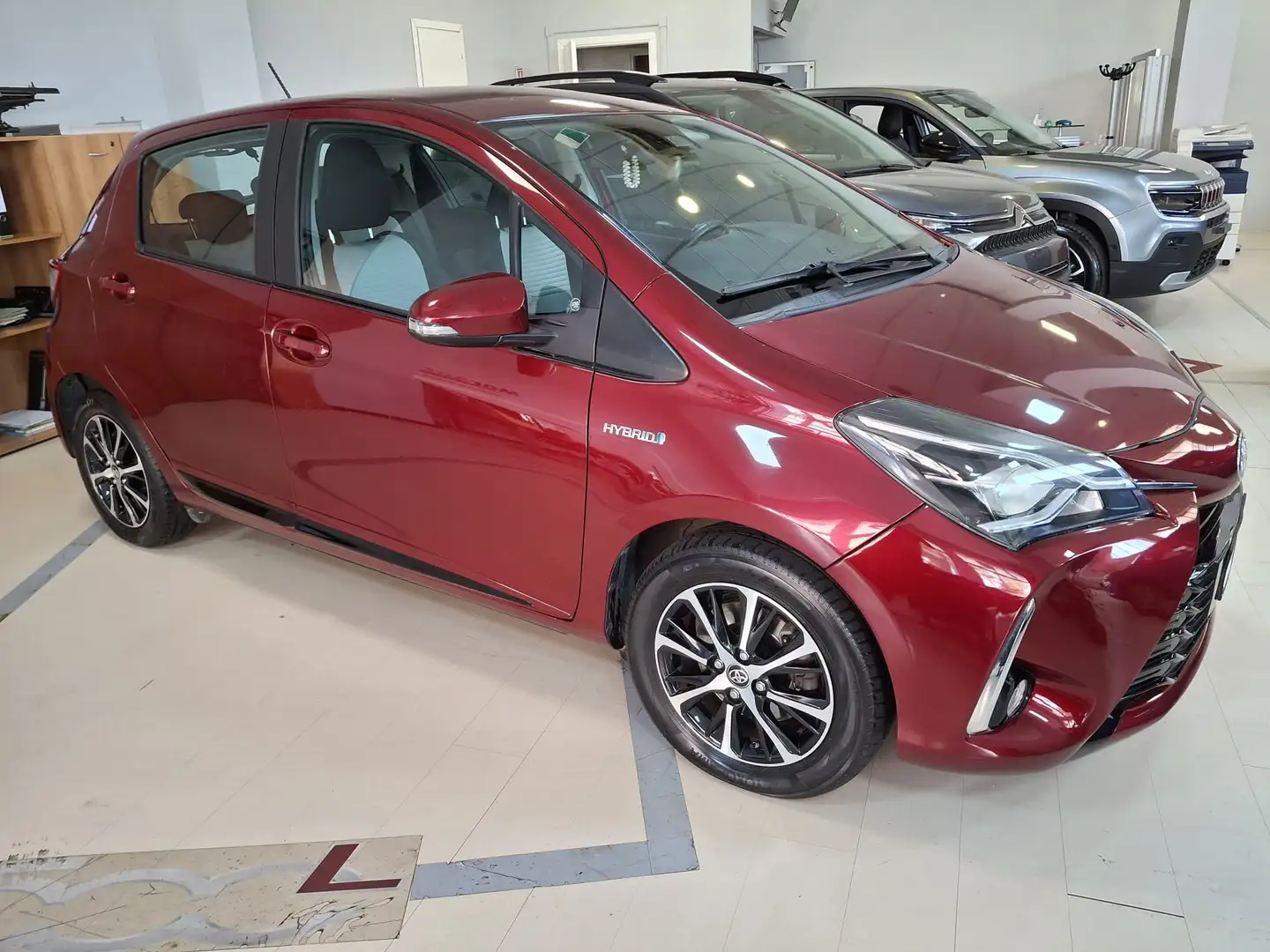 Toyota Yaris Yaris III 2017 5p 1.5h Active Rouge - 1