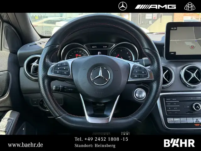 Mercedes-Benz 220 view 13