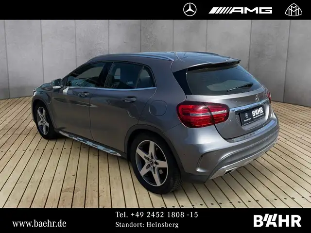 Mercedes-Benz Gla view 3