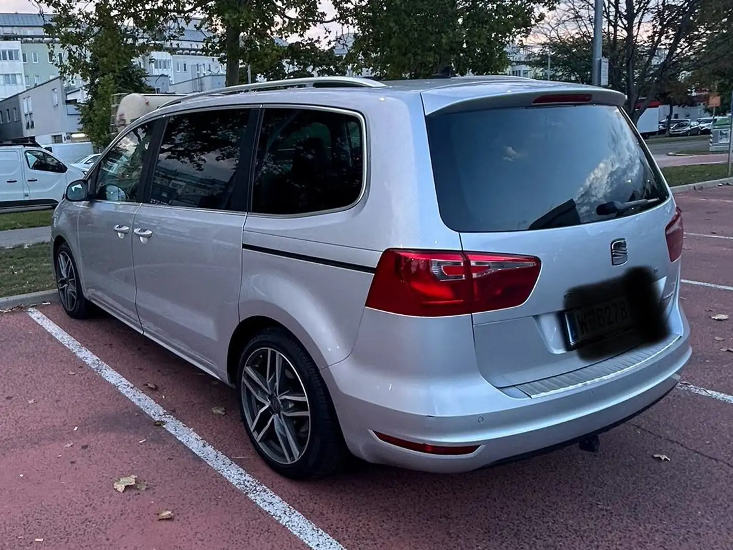 SEAT Alhambra Alhambra GT 2,0 TDI CR 4WD DPF GT Silber - 1