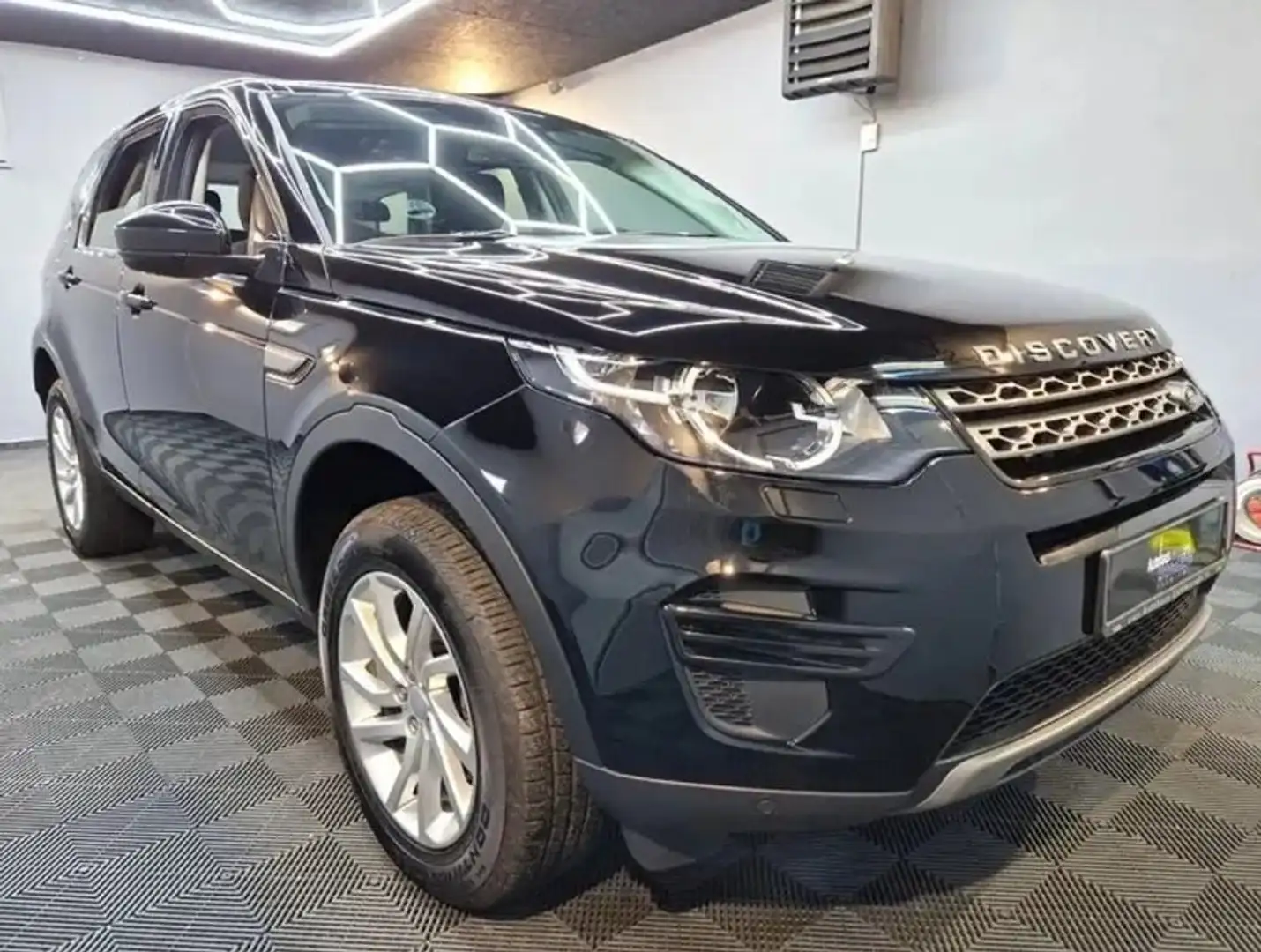 Land Rover Discovery Sport 2.0 si4 HSE awd 240cv auto 4X4 Nero - 2