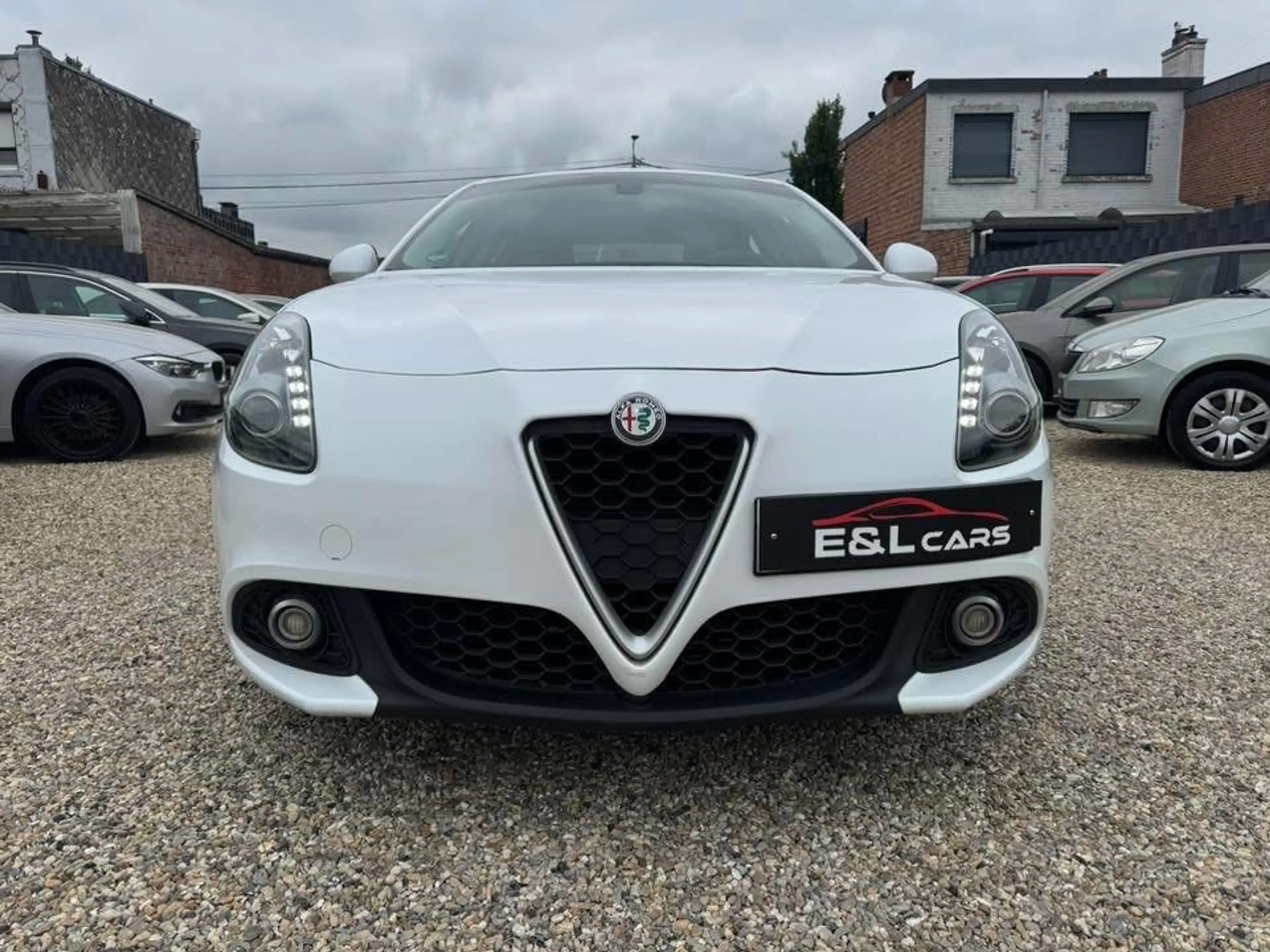 Alfa Romeo Giulietta 1.6 JTDm **12 mois de garantie** — photo 2