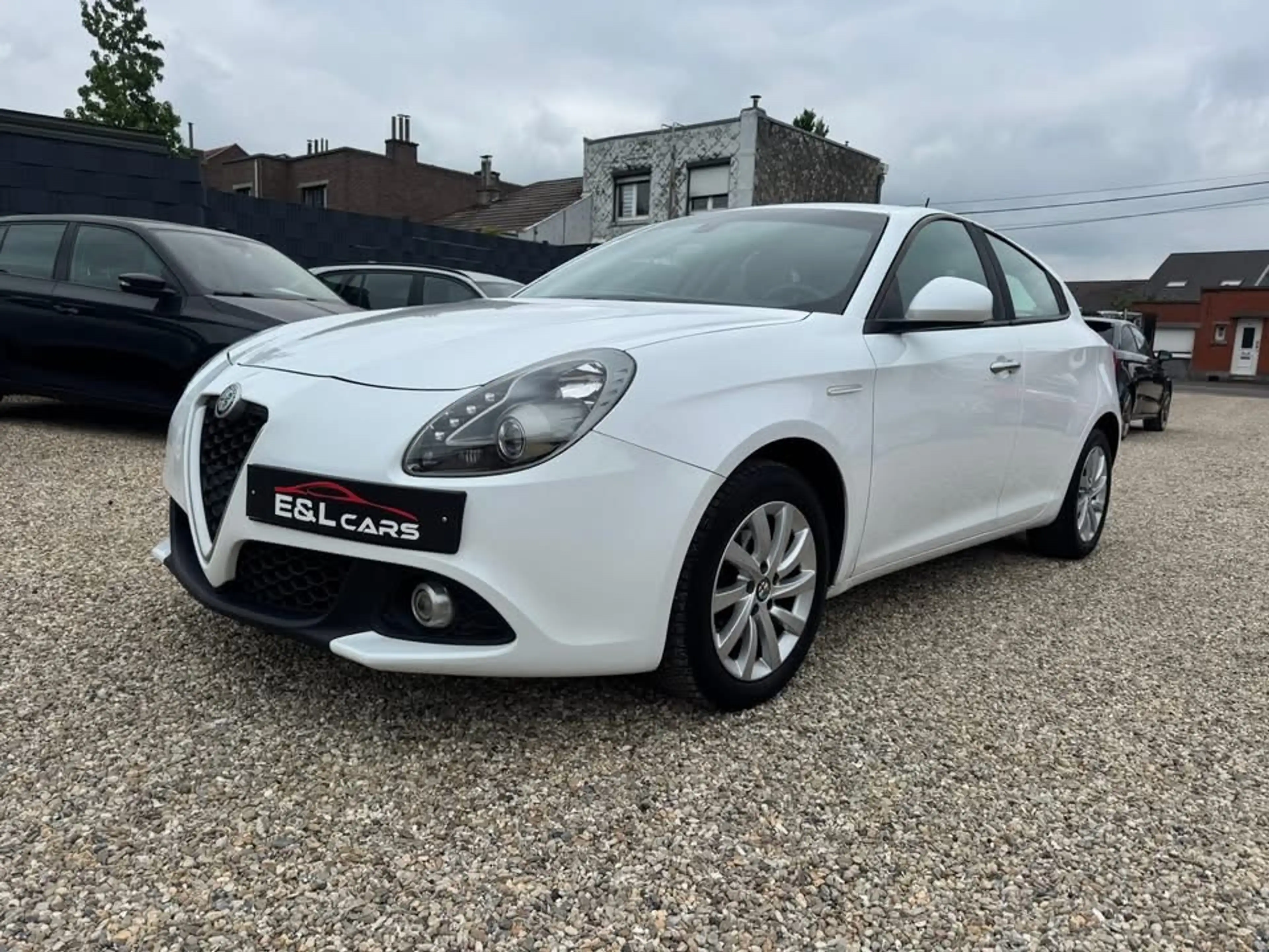 Alfa Romeo Giulietta 1.6 JTDm **12 mois de garantie**