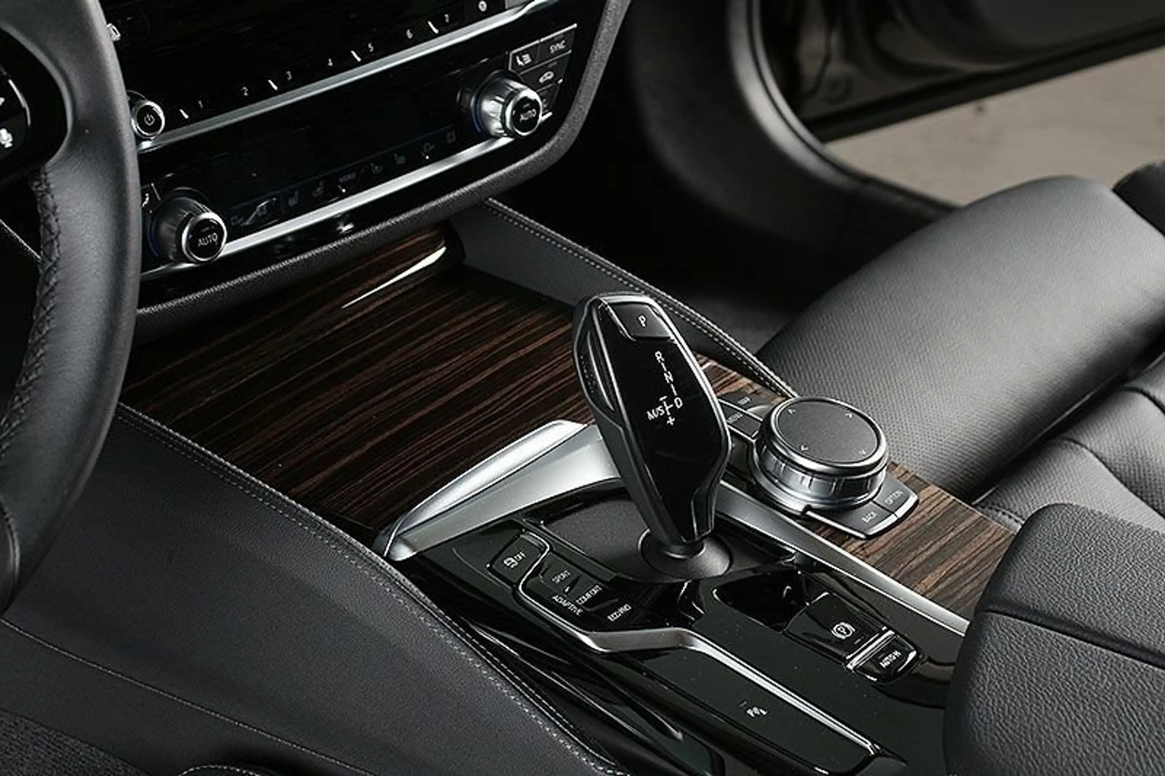 BMW 520 d AT xDr. Luxury Line AHK ACC HuD Pano HiFi — photo 8