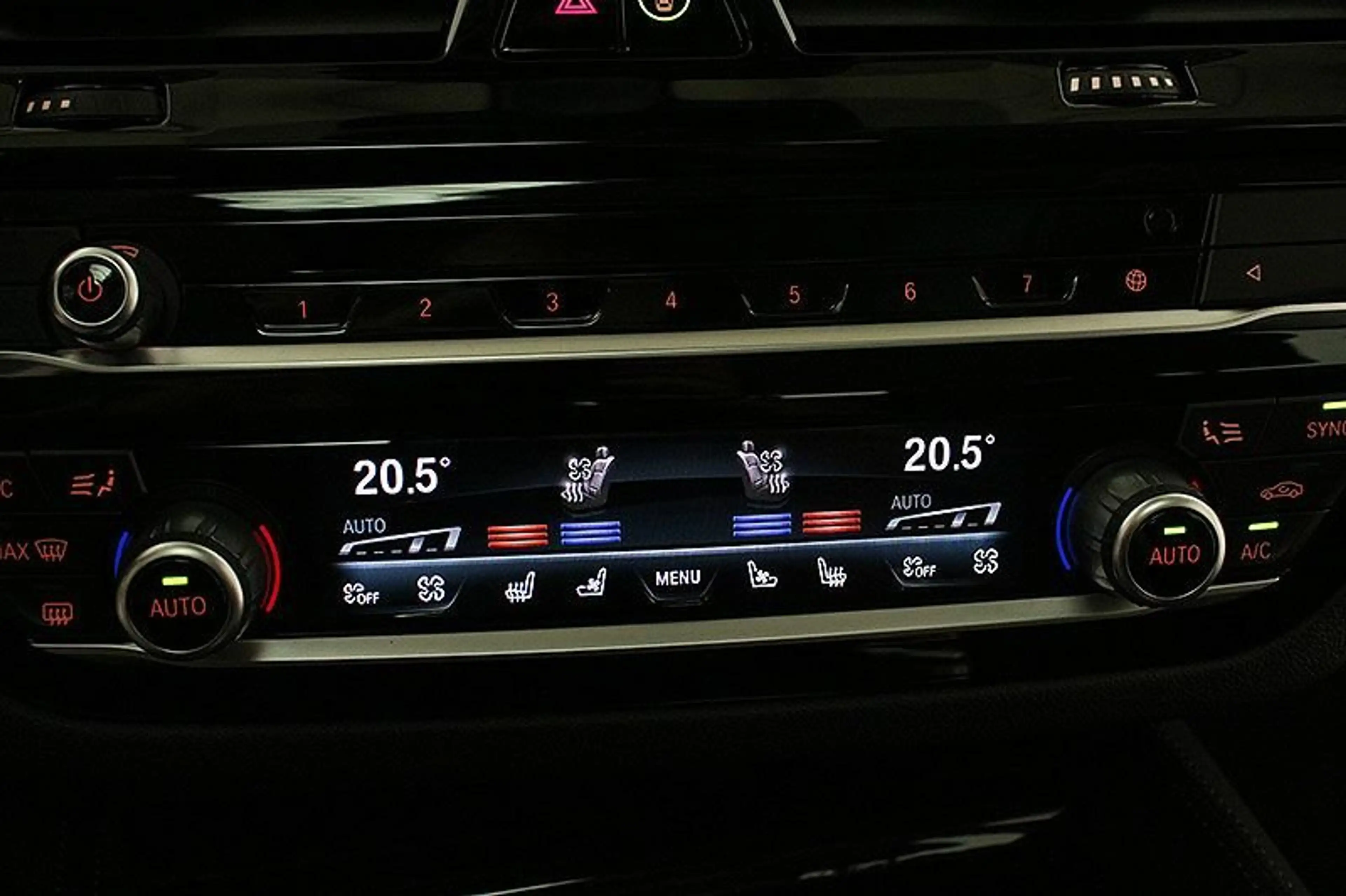 BMW 520 d AT xDr. Luxury Line AHK ACC HuD Pano HiFi — photo 12