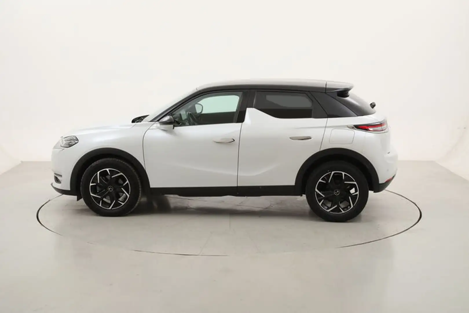 DS Automobiles DS 3 Crossback Faubourg Auto 1.5 Diesel 131CV Bianco - 2