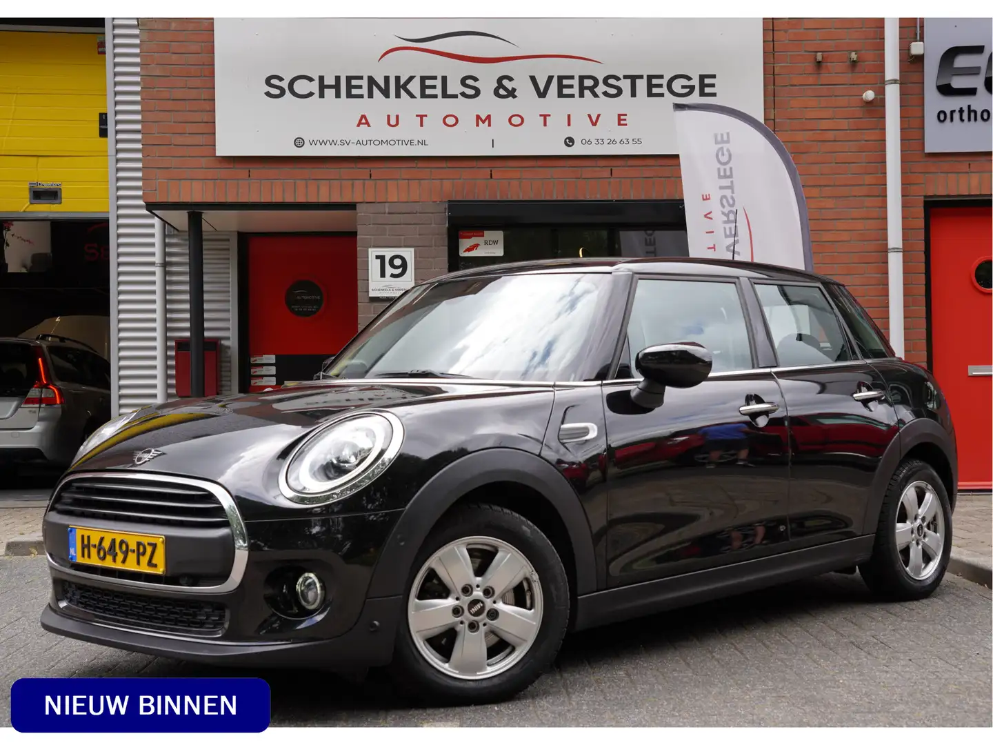 MINI Cooper Mini 1.5 One / / 5 deurs / Led / Navi / Camera / H Zwart - 1