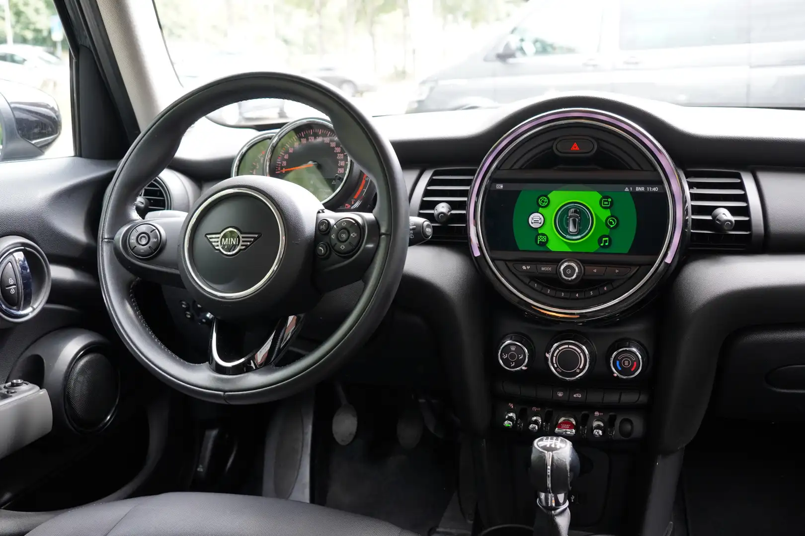 MINI Cooper Mini 1.5 One / / 5 deurs / Led / Navi / Camera / H Zwart - 2