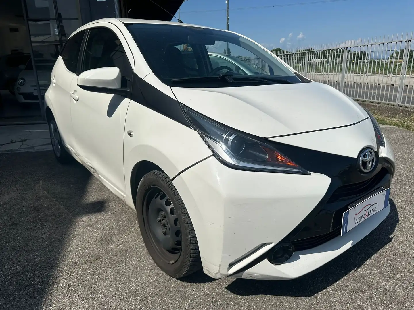 Toyota Aygo Aygo 5p 1.0 x-wave my15 Blanc - 2