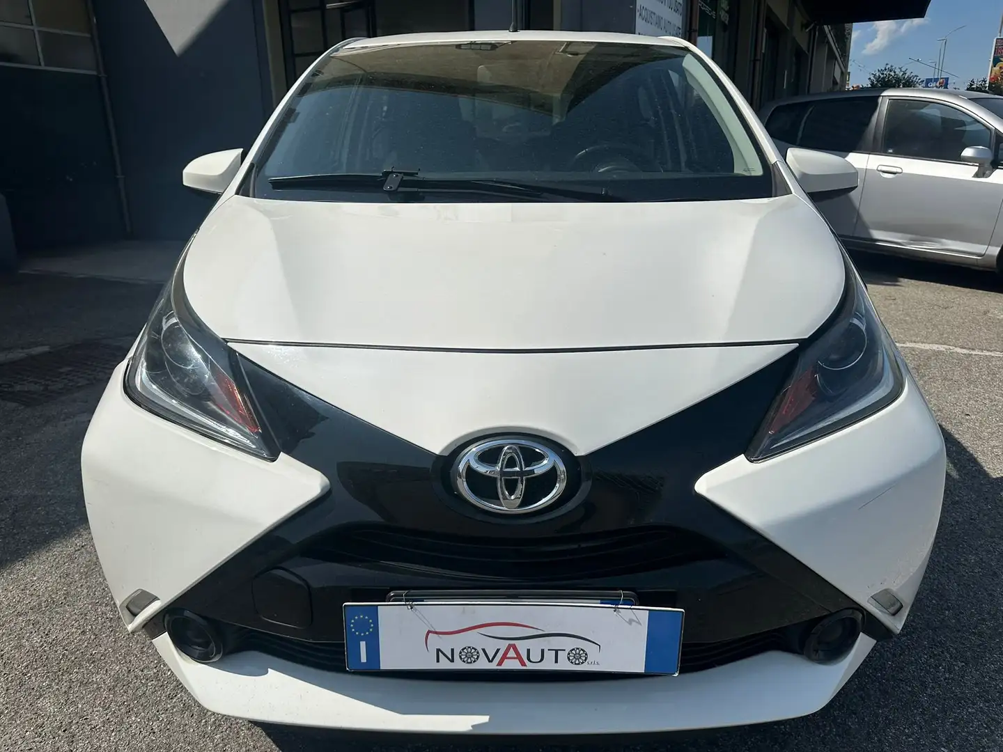 Toyota Aygo Aygo 5p 1.0 x-wave my15 Blanc - 1