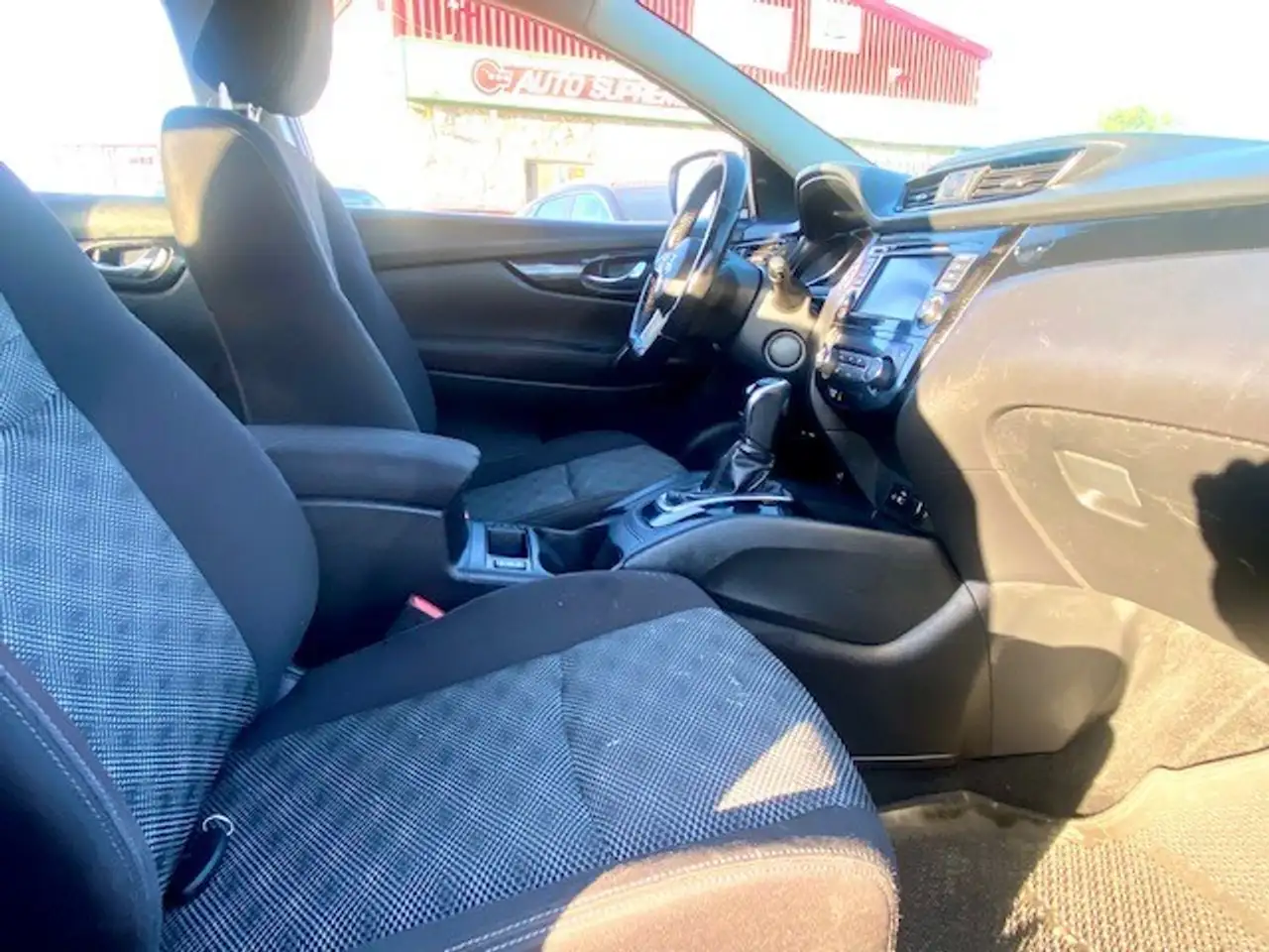 Nissan Qashqai снимка Nissan Qashqai