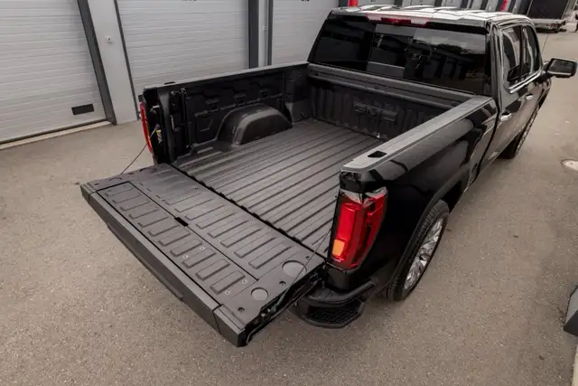 GMC Sierra 1500 Denali Crew Cab Short Box 4x4 Ansicht 17