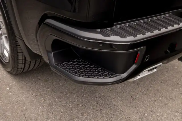 GMC Sierra view 14