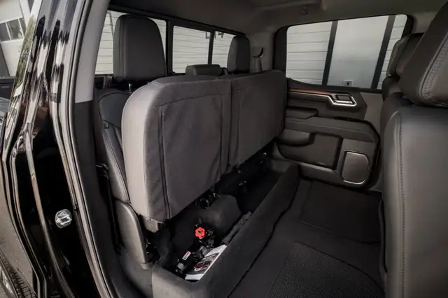 GMC Sierra 1500 Denali Crew Cab Short Box 4x4 Ansicht 40