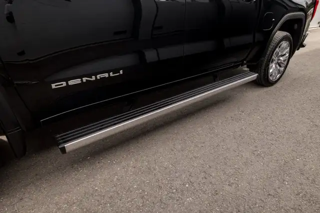 GMC Sierra view 12