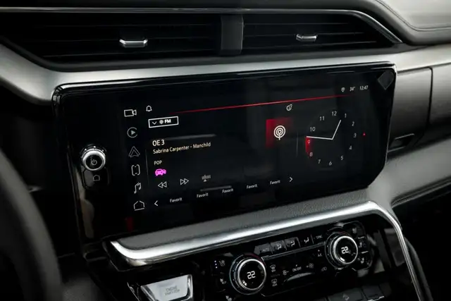 GMC Sierra 1500 Denali Crew Cab Short Box 4x4 Ansicht 28