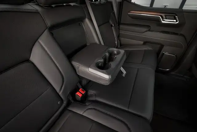 GMC Sierra 1500 Denali Crew Cab Short Box 4x4 Ansicht 42