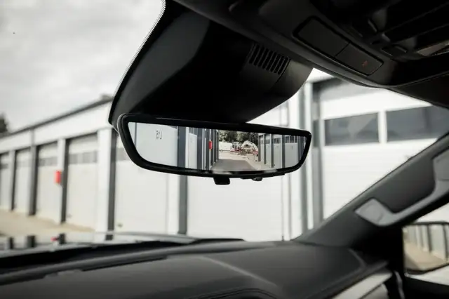 GMC Sierra 1500 Denali Crew Cab Short Box 4x4 Ansicht 27