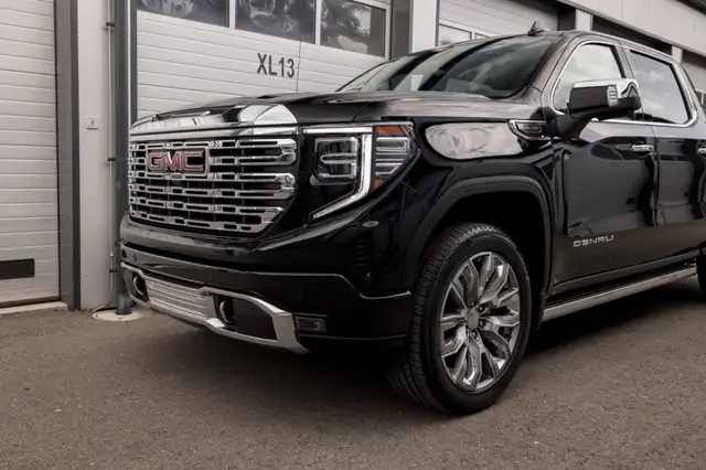 GMC Sierra view 8