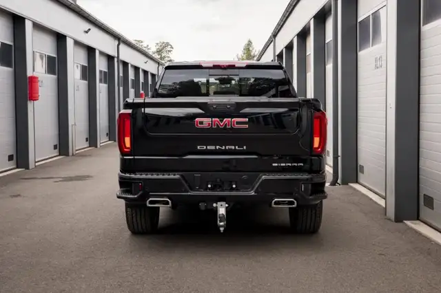 GMC Sierra view 6