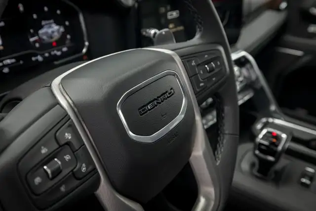 GMC Sierra 1500 Denali Crew Cab Short Box 4x4 Ansicht 20