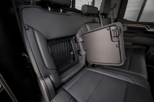 GMC Sierra 1500 Denali Crew Cab Short Box 4x4 Ansicht 41