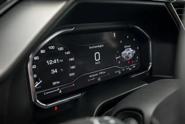 GMC Sierra 1500 Denali Crew Cab Short Box 4x4 Ansicht 24