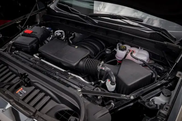 GMC Sierra 1500 Denali Crew Cab Short Box 4x4 Ansicht 7