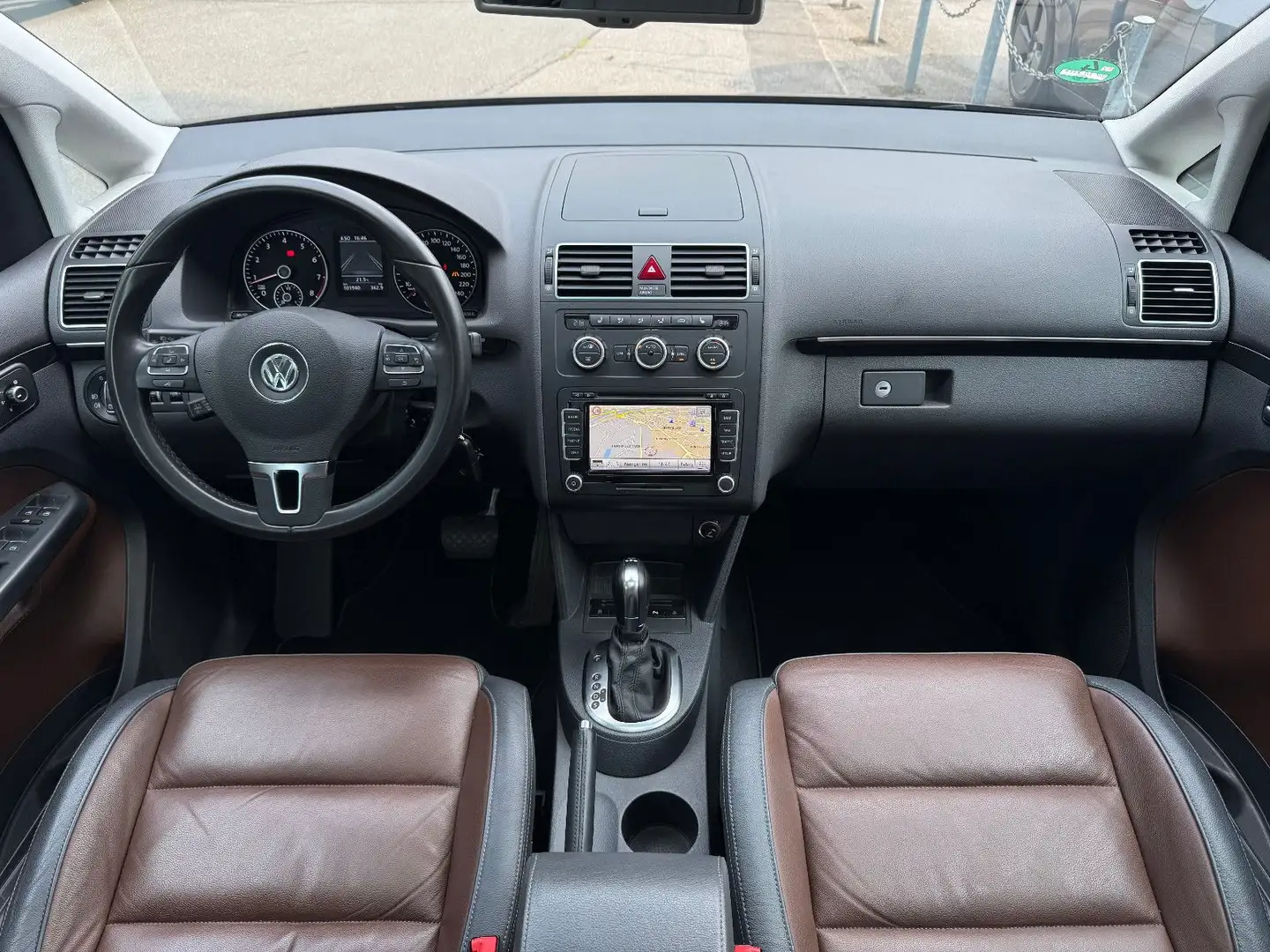 Volkswagen Touran 1.4 TSI EcoFuel DSG Highline Panorama AHK Blau - 2