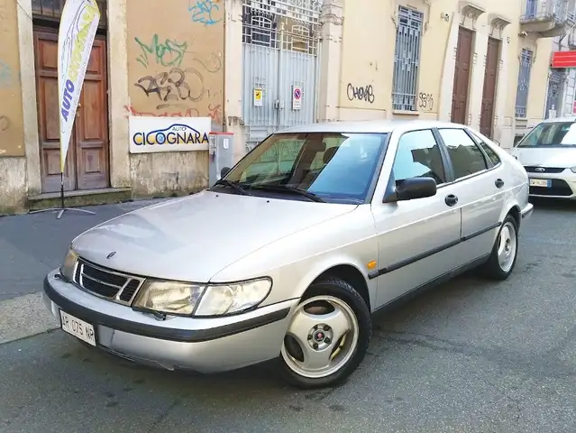 Saab 900 2.0i 16V cat 5 porte SE
