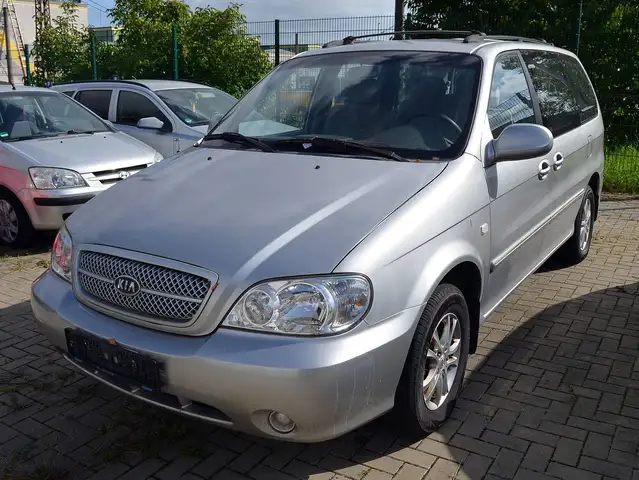 Kia Carnival 2.5 V6 LX 7 Gasanlage