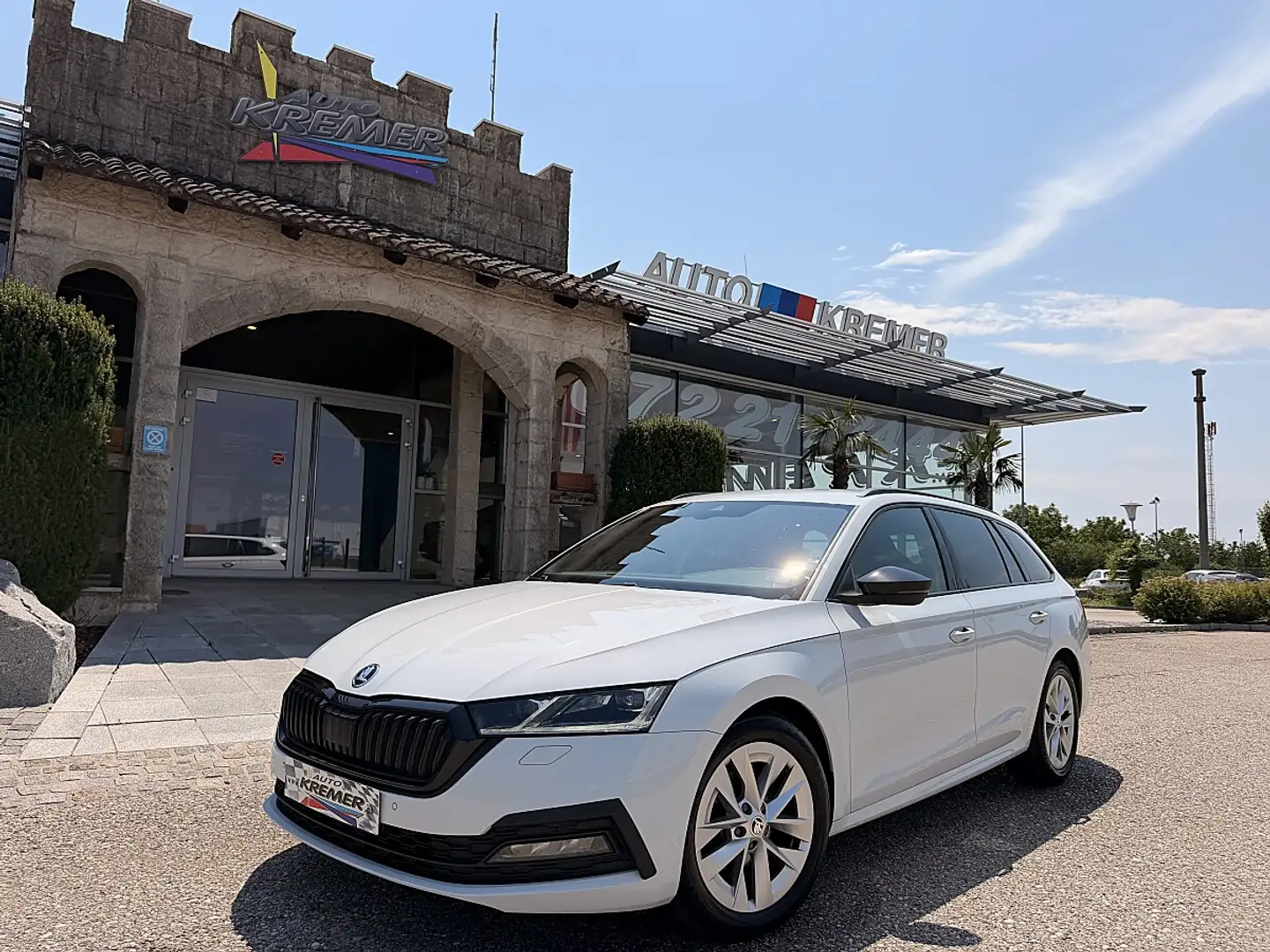 Skoda Octavia Combi 2,0 TDI Style DSG/ACC/MATRIX/SHA/SWA/TWA/... Weiß - 1