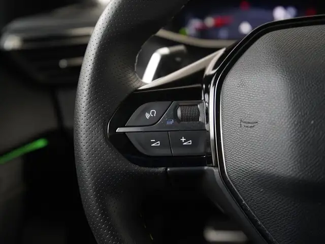 Peugeot 2008 view 8