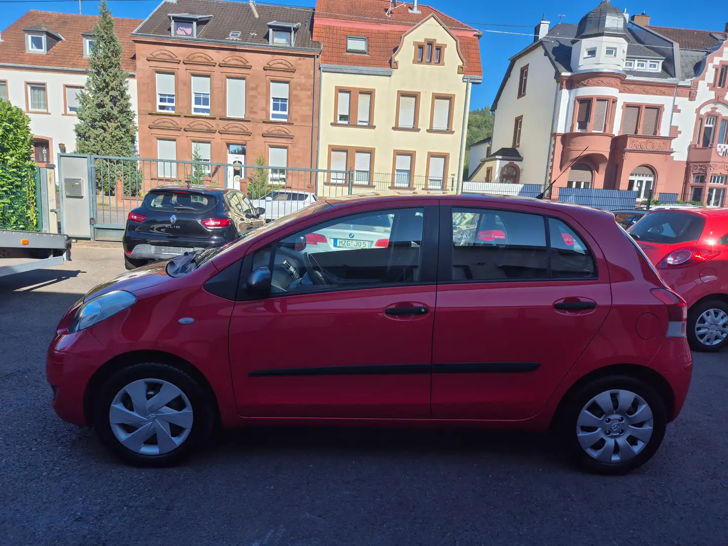 Toyota Yaris Cool " Anhängerkupplung " Rouge - 1